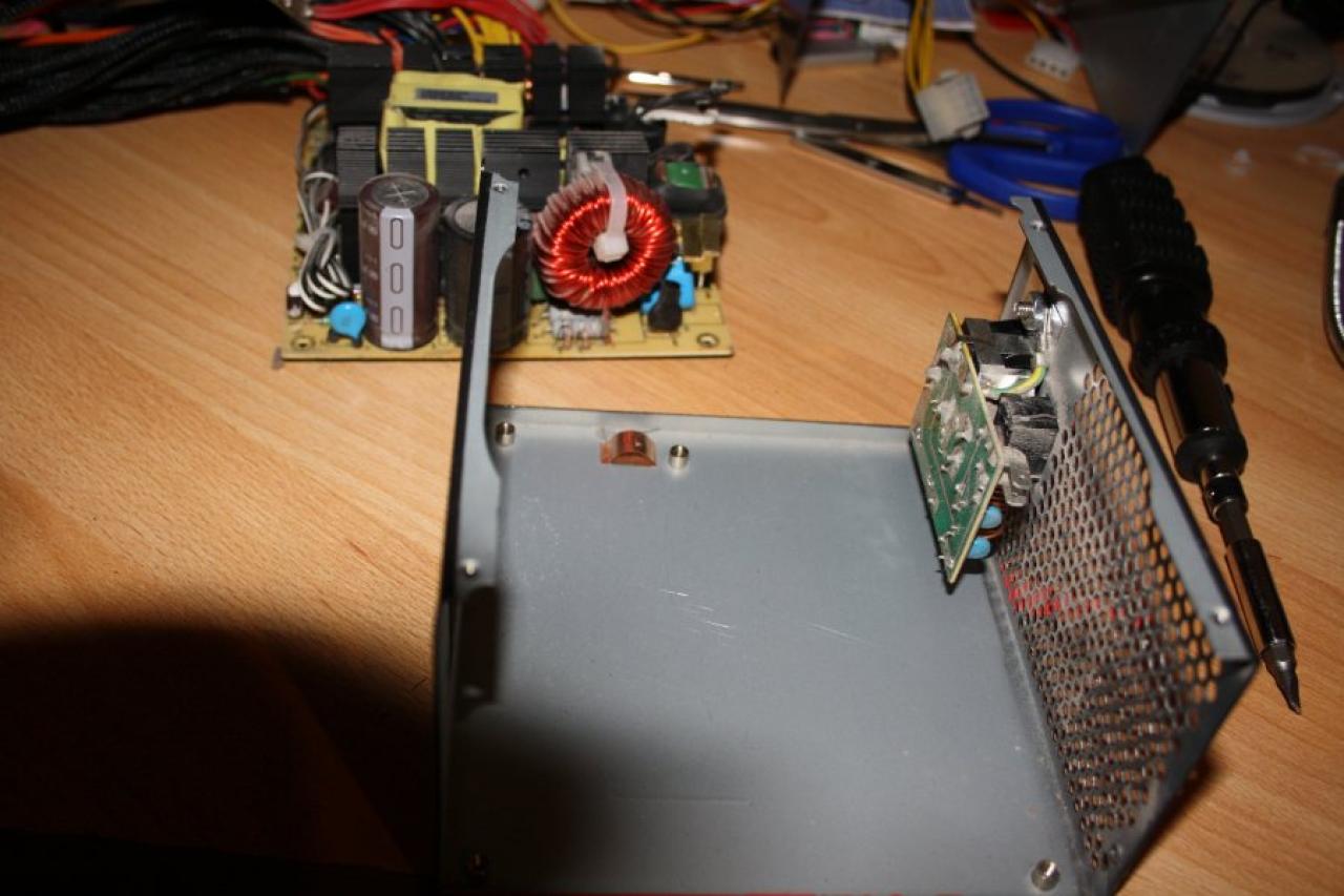 [09/02/2010] Sehenswerte Lamborghini-Casemod im PC-Games-Hardware-Extreme-Forum (113)