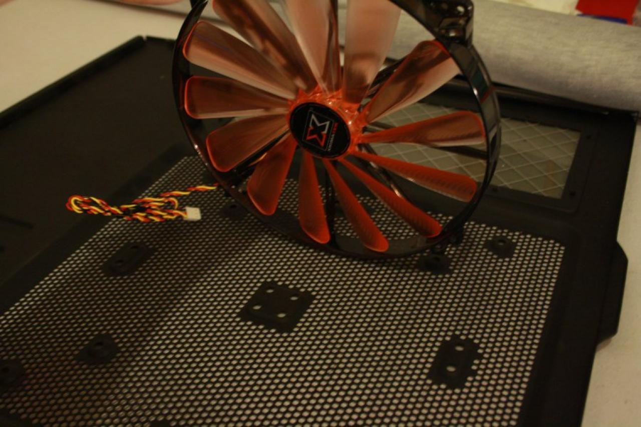 [09/02/2010] Sehenswerte Lamborghini-Casemod im PC-Games-Hardware-Extreme-Forum (130)