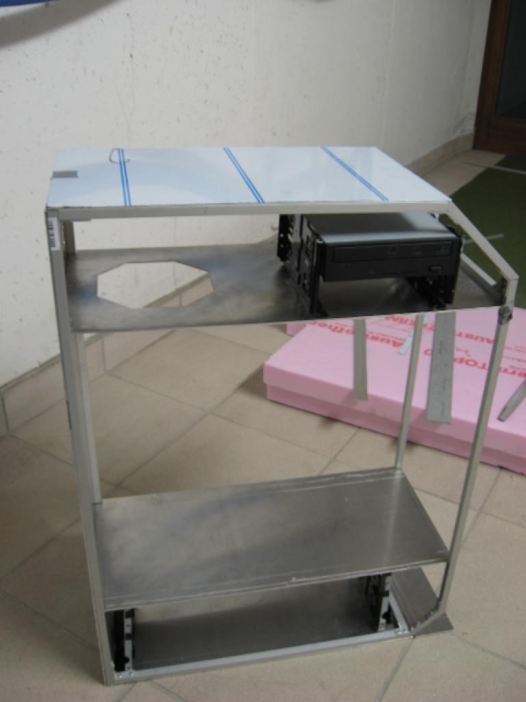 [05/02/2010] Schrauber-Projekt: Luxuriöses Gehäuse im Eigenbau (25)