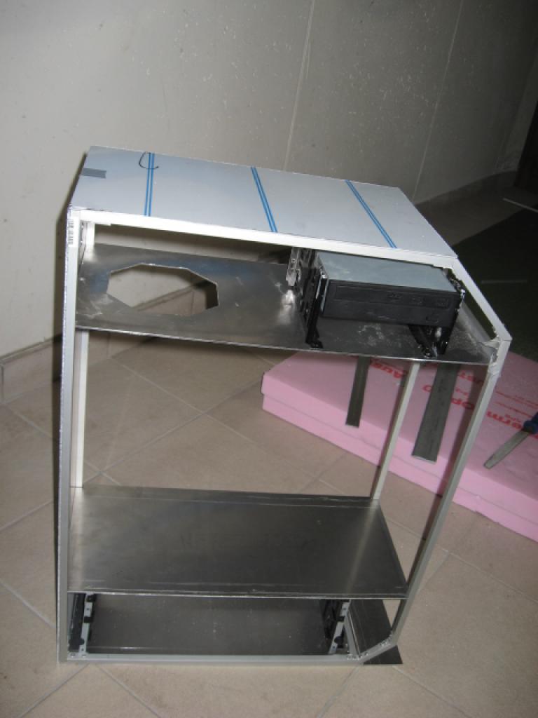 [05/02/2010] Schrauber-Projekt: Luxuriöses Gehäuse im Eigenbau (26)