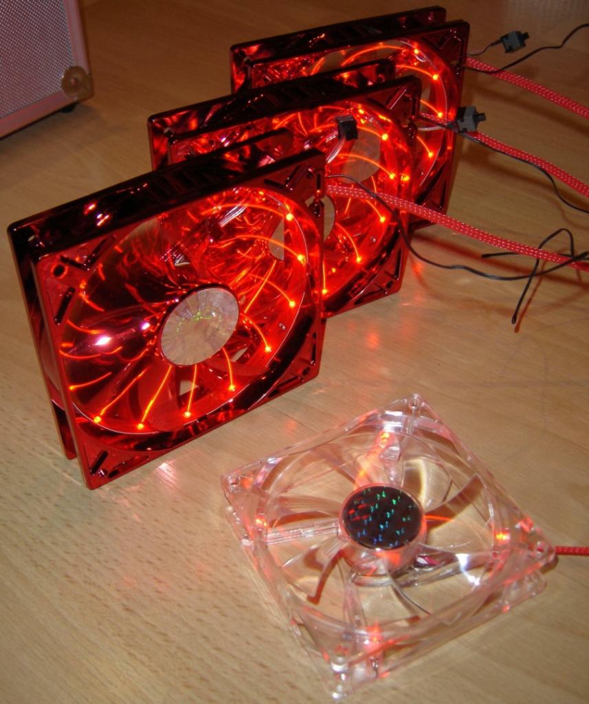 [19/02/2010] Schrauber-Projekt: Pseudo-HTPC in Schwarz/Rot-Optik (70)