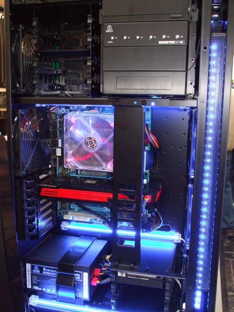 [10/03/2010] Cebit 2010: Die schönsten Casemods und Show-PCs aus Hannover (13)
