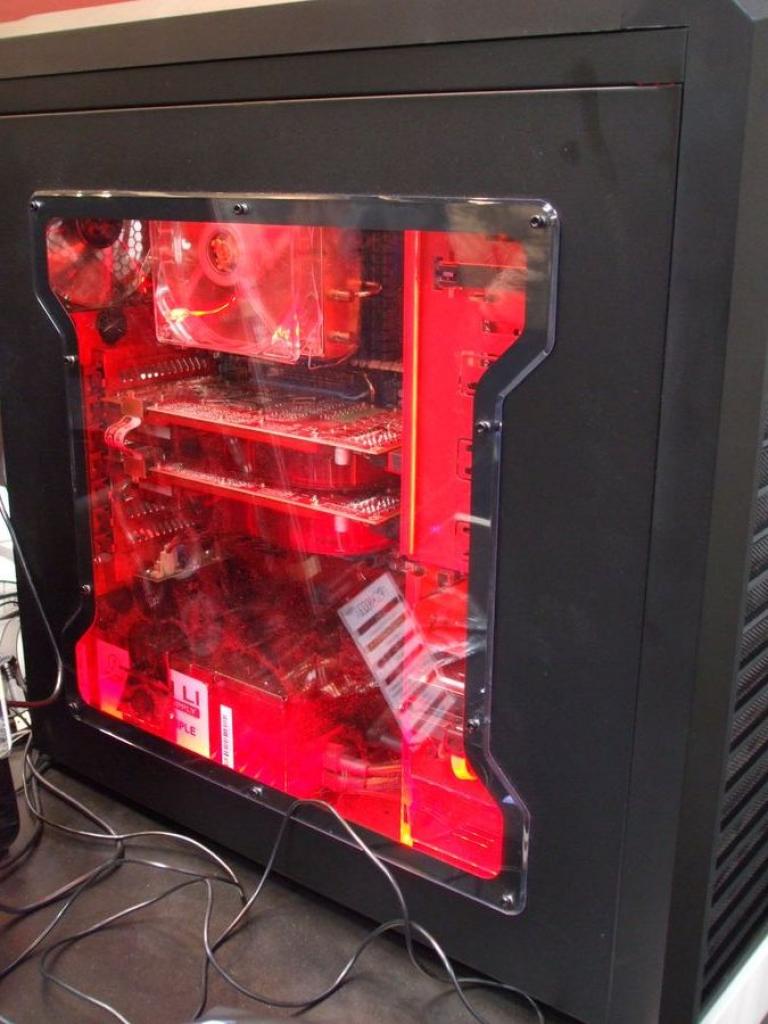[10/03/2010] Cebit 2010: Die schönsten Casemods und Show-PCs aus Hannover (14)