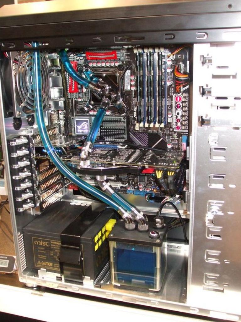 [10/03/2010] Cebit 2010: Die schönsten Casemods und Show-PCs aus Hannover (16)
