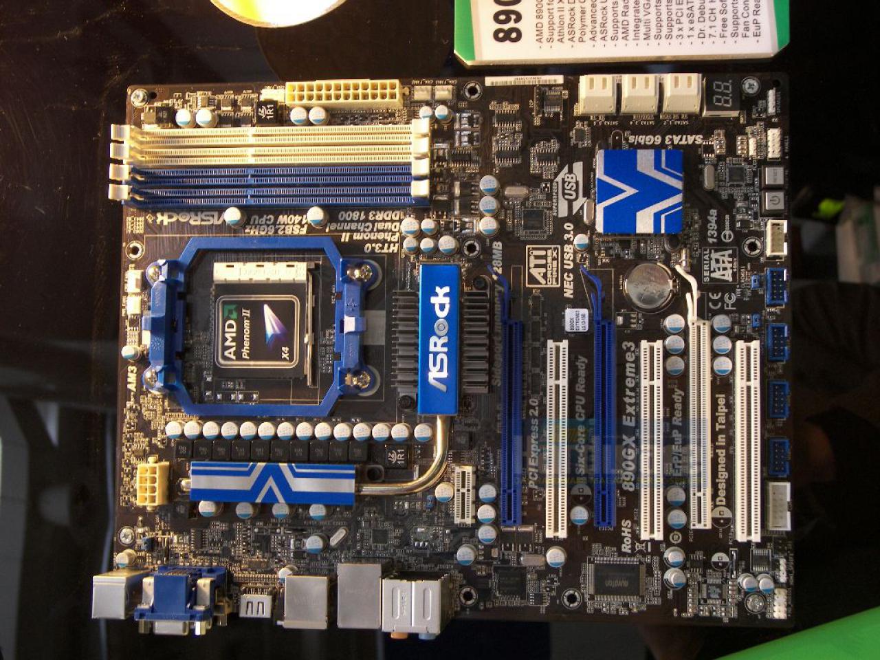 [02/03/2010] Asrock 890GX Extreme3 01