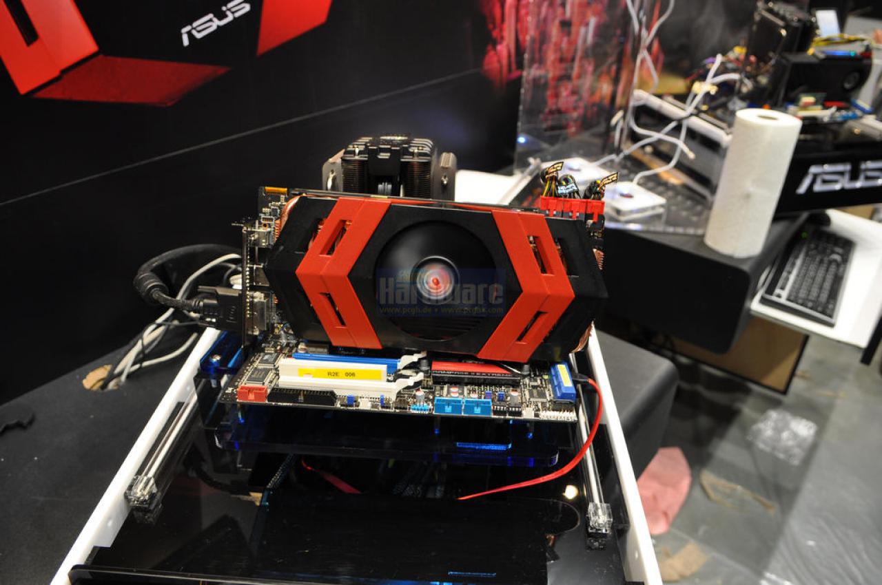 [01/03/2010] Asus Ares auf der Cebit 2010 (7)