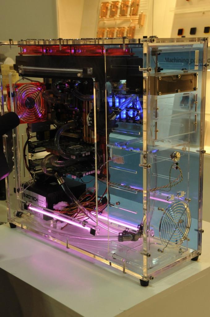 [10/03/2010] Cebit 2010: Die schönsten Casemods und Show-PCs aus Hannover (23)