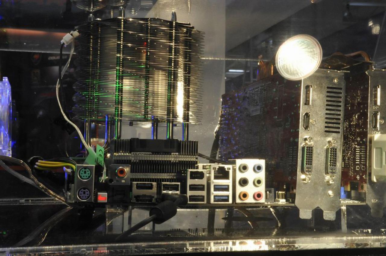 [01/03/2010] Testsystem mit Core i7-980X (8)