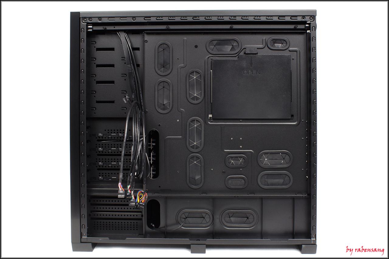 [05/03/2010] Corsair Obsidian 800D innen hinten