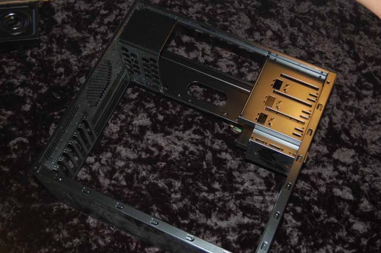 [12/03/2010] Tagebuch des Wahninns: PCGH-Casemod von NobLorRos - Update 3 (7)