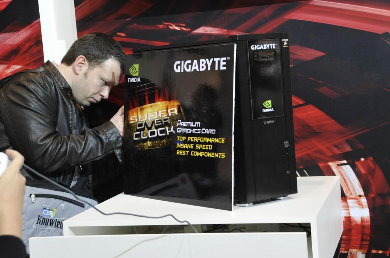 [01/03/2010] Geforce GTX 4xx: Erste Fermi-Grafikkarte auf der Cebit gesichtet (2)