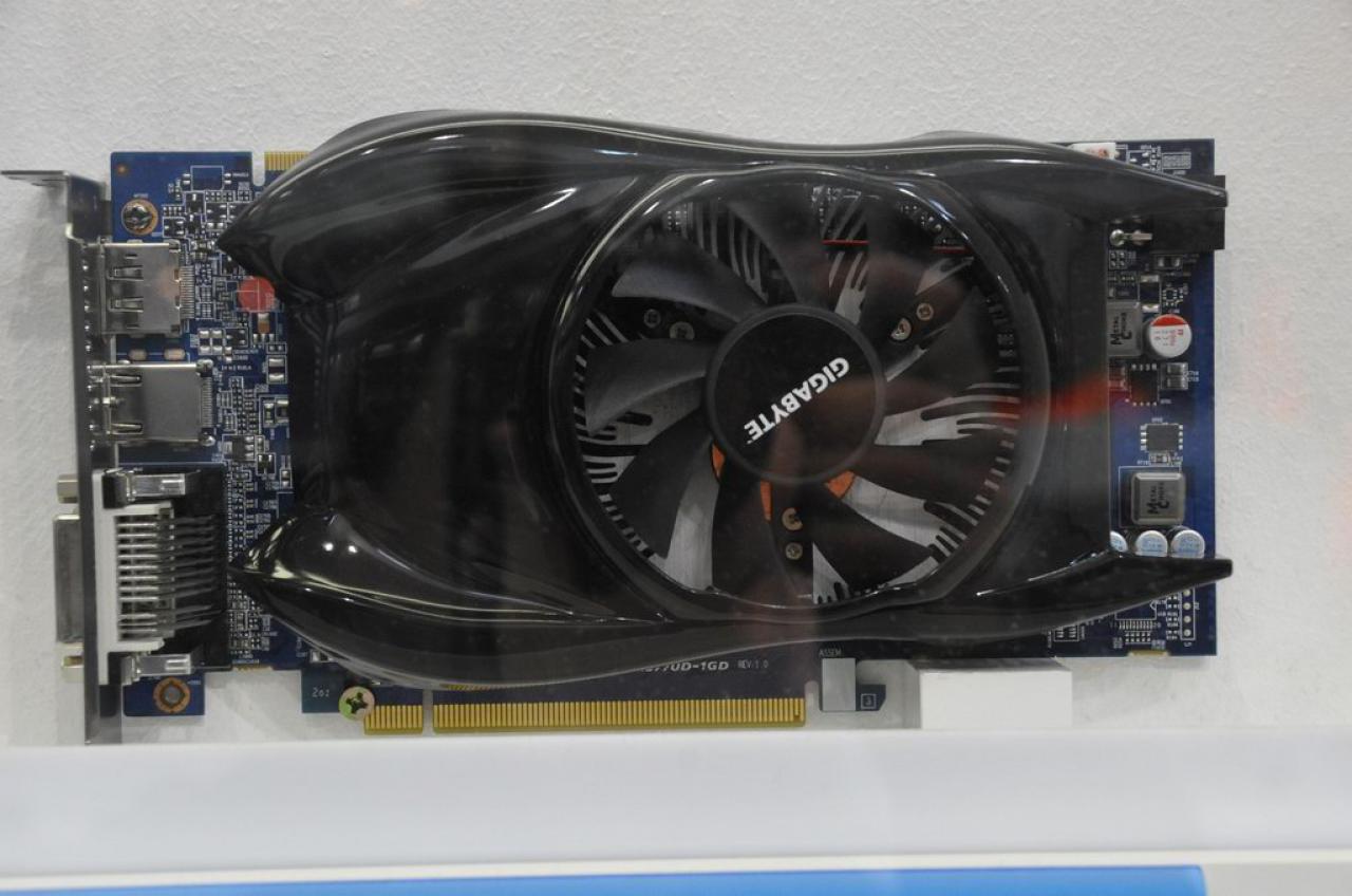[01/03/2010] Interessante Grafikkarten am Gigabyte-Stand auf der Cebit in Halle 17. (6)