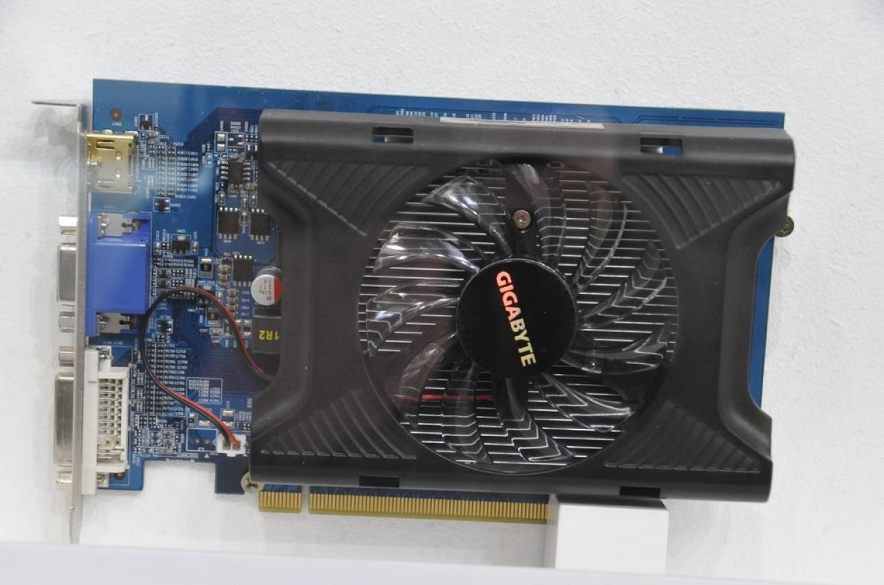 [01/03/2010] Interessante Grafikkarten am Gigabyte-Stand auf der Cebit in Halle 17. (12)