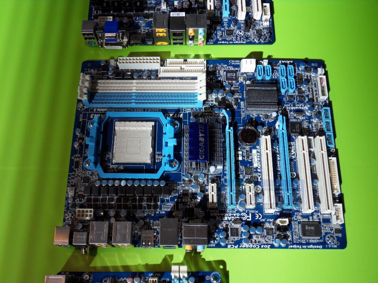[01/03/2010] Gigabyte 870A-UD3 01