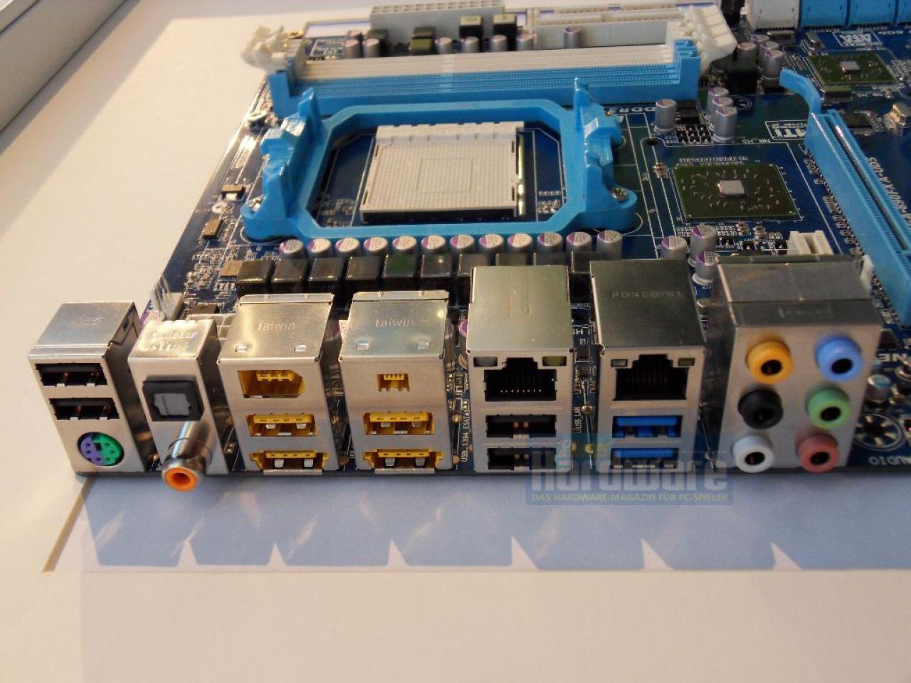 [01/03/2010] Gigabyte 890FXA-UD5 02