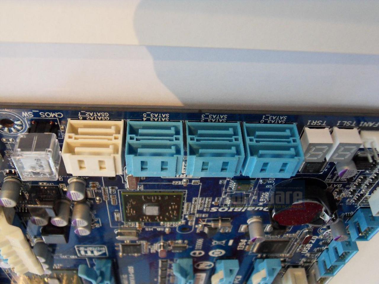 [01/03/2010] Gigabyte 890FXA-UD5 03