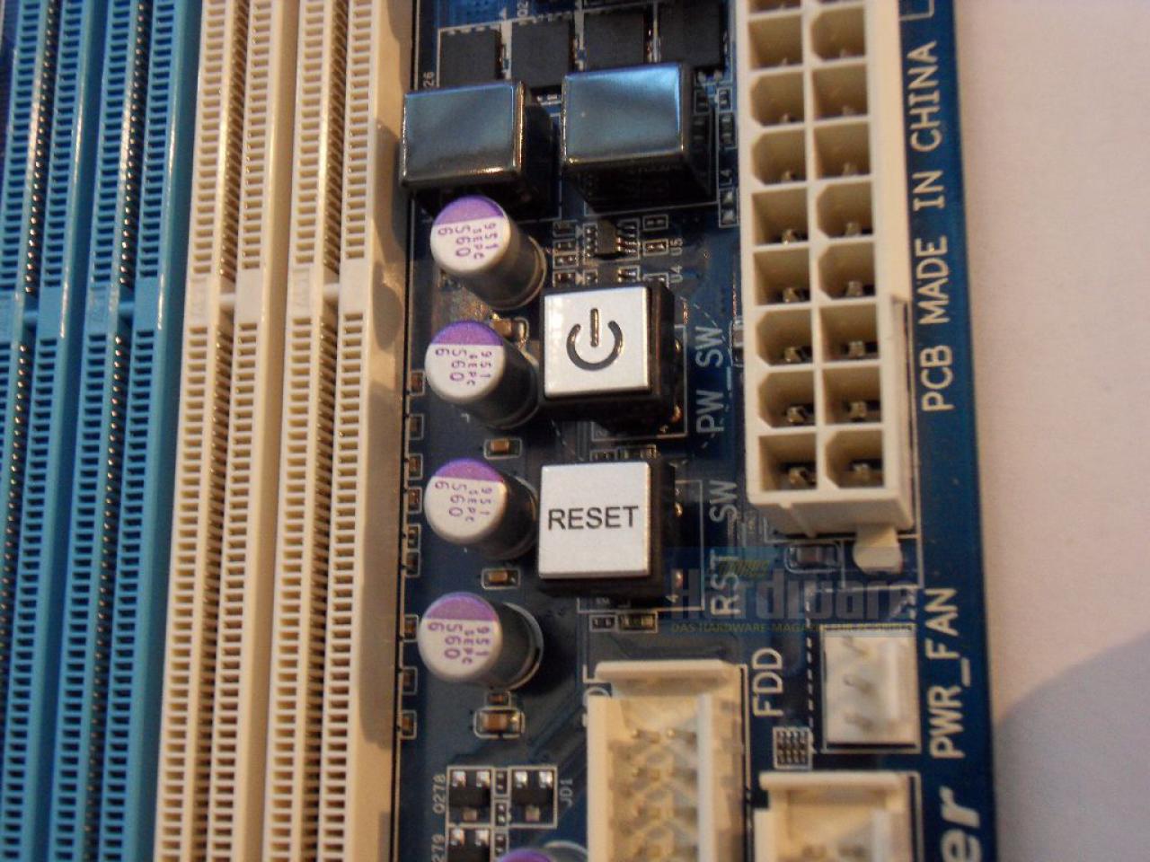 [01/03/2010] Gigabyte 890FXA-UD5 04