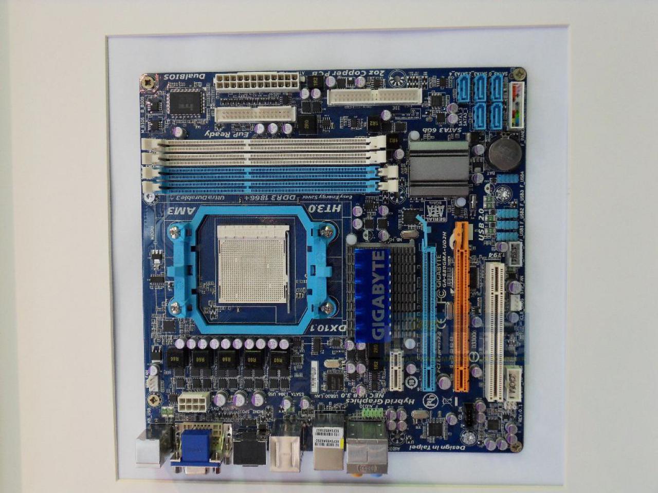 [01/03/2010] Gigabyte 890GMA UD3H 01