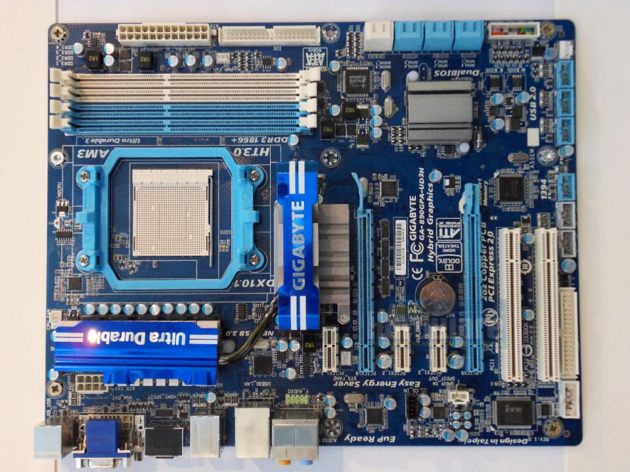 [01/03/2010] Gigabyte 890GPA-UD3H 01