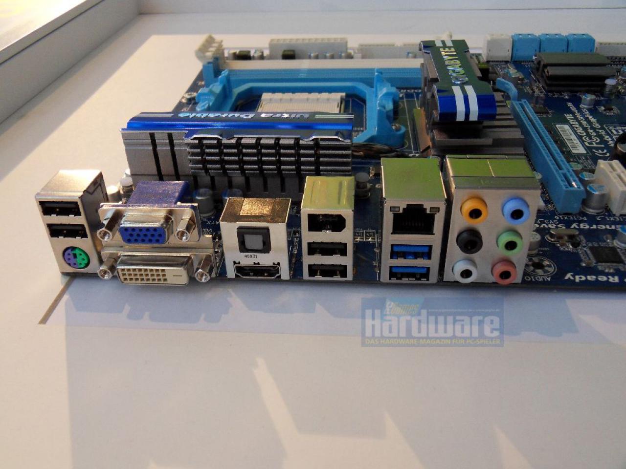 [01/03/2010] Gigabyte 890GPA-UD3H 02