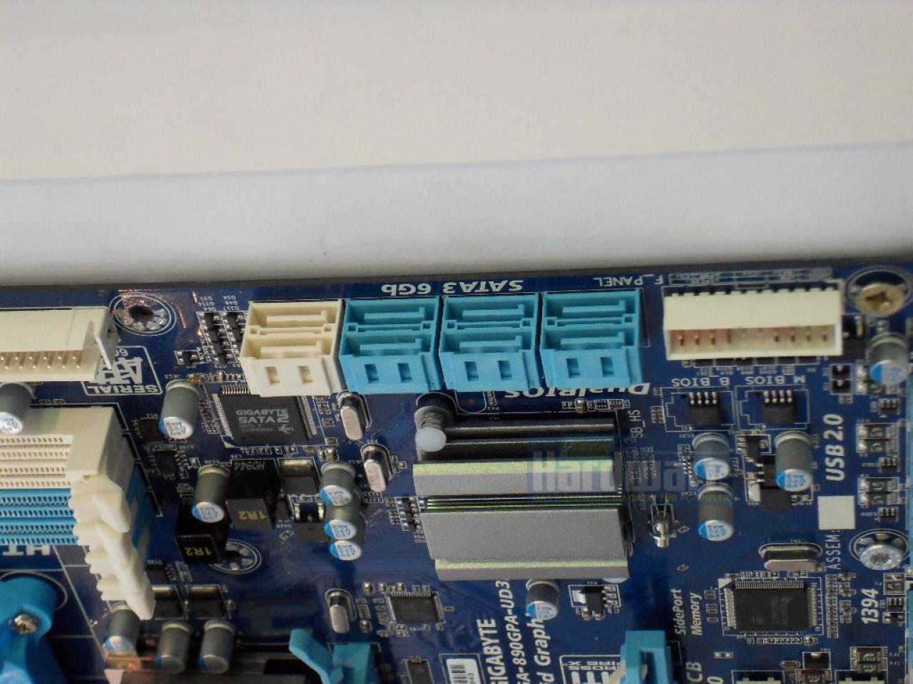 [01/03/2010] Gigabyte 890GPA-UD3H 05