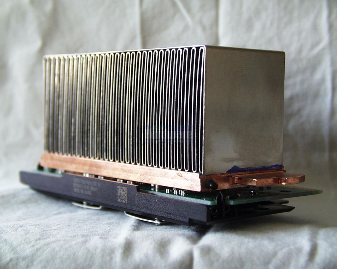 [05/03/2010] Intel-Pentium-III-EB1000-PCGH-Muster (03)