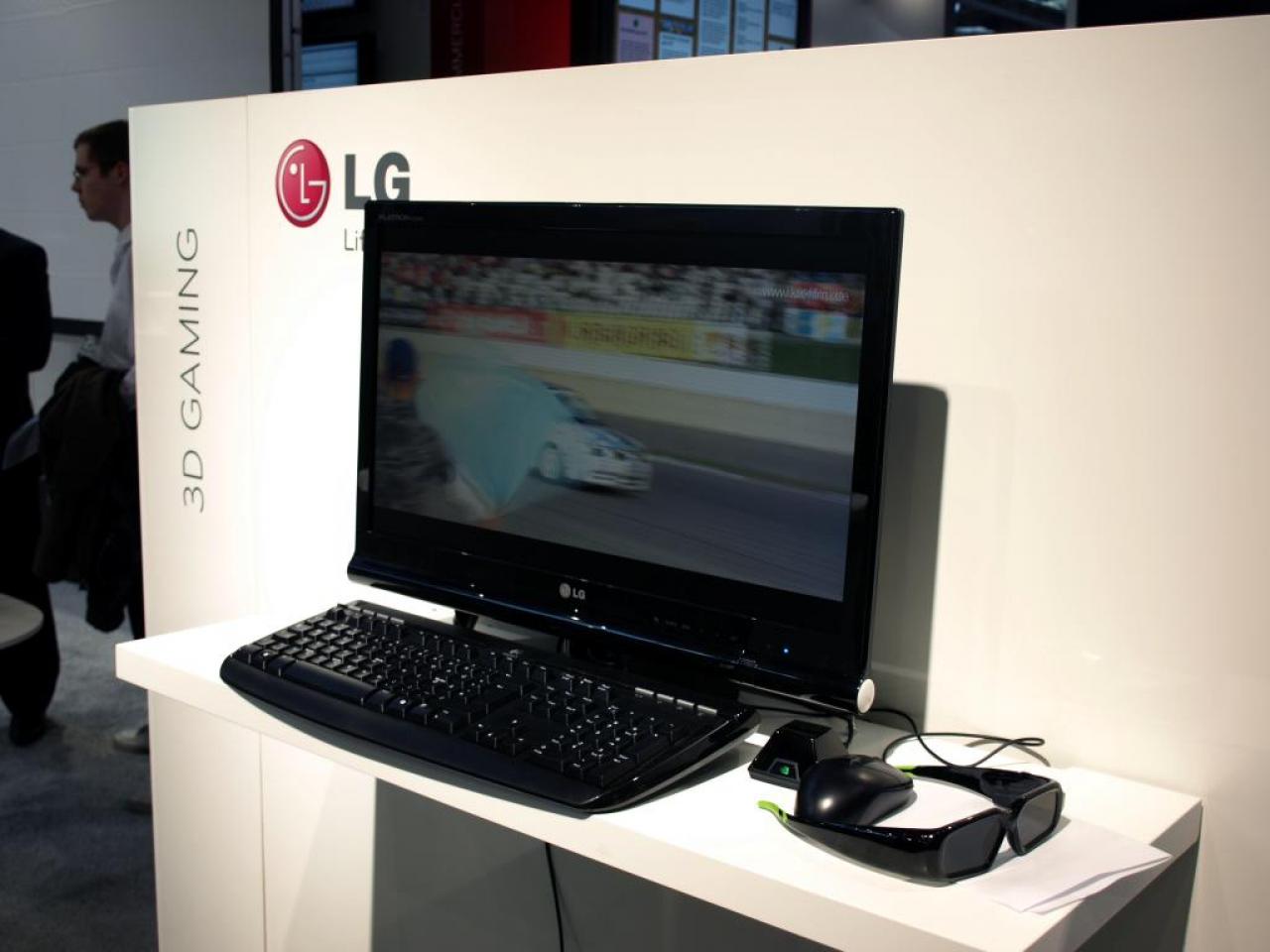 [01/03/2010] LG W2363D: Für rund 380 Euro erhältlich.