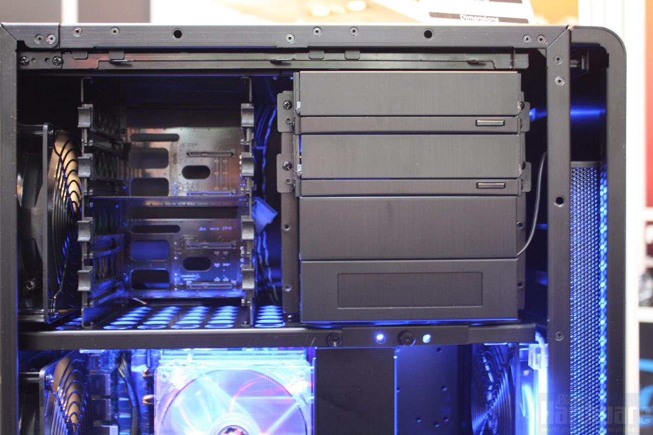 [03/03/2010] Lian-Li-PC-X2000F-3984