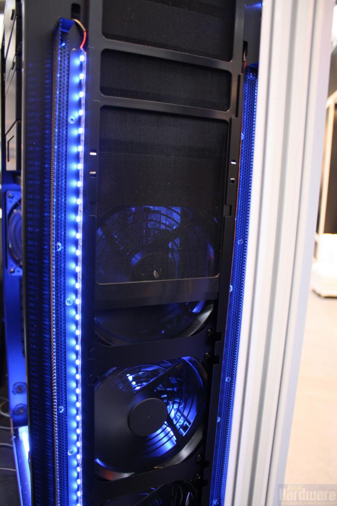 [03/03/2010] Lian-Li-PC-X2000F-3990