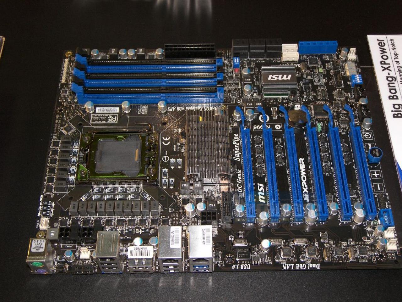 [01/03/2010] MSI Big Bang Xpower: Bilder von der Cebit (2)