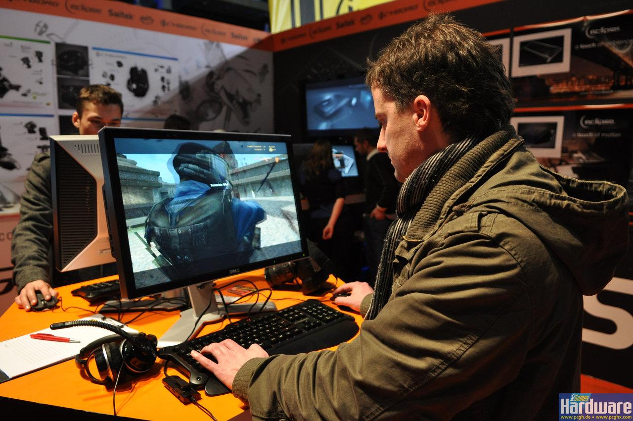 [05/03/2010] Cyborg RAT auf der Cebit 2010 (12)
