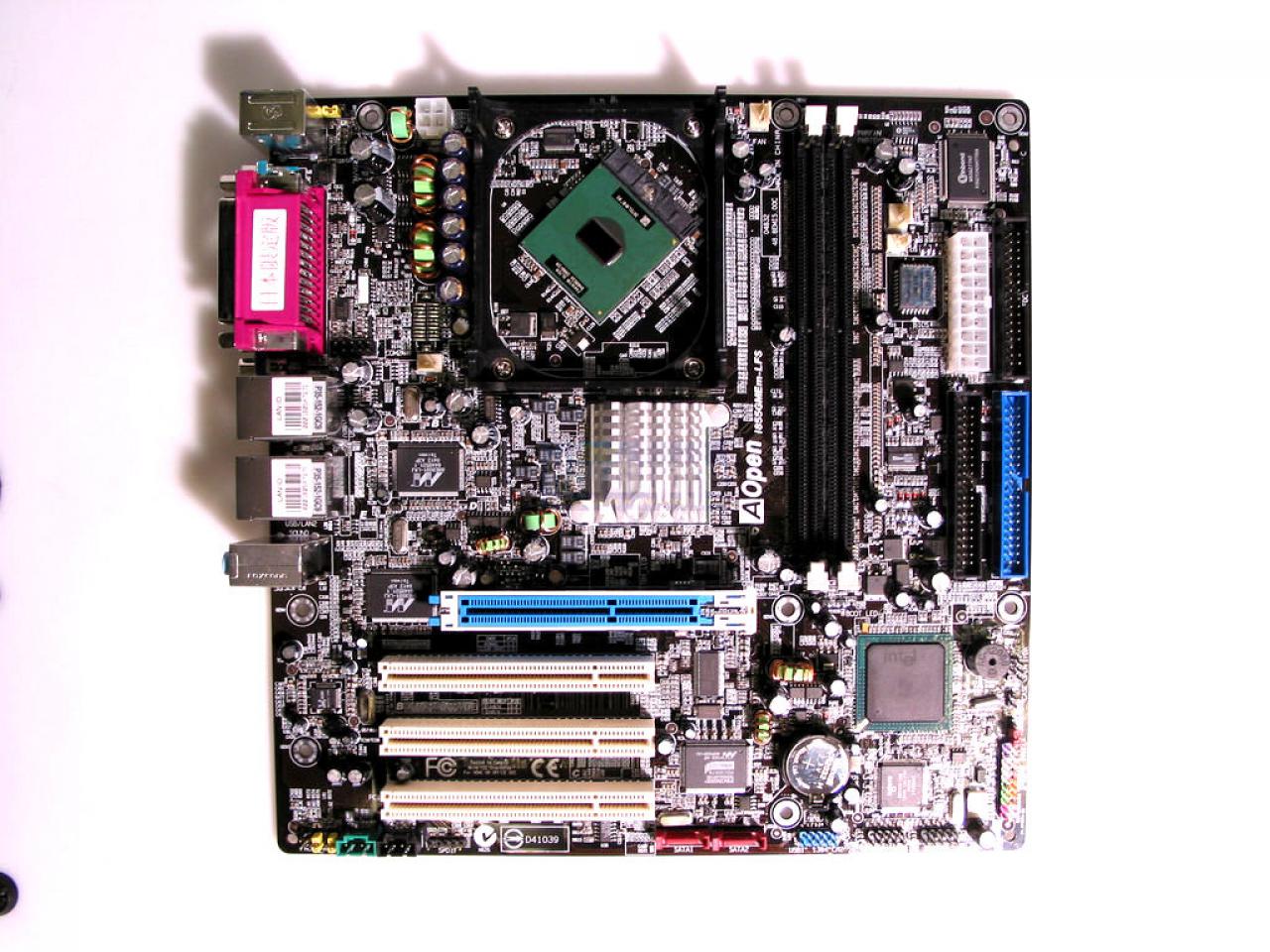 [11/03/2010] Intel Pentium M auf einem Desktop-Board