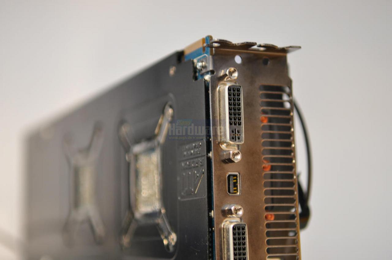 [01/03/2010] Sapphire HD 5970 4G - mit höheren Taktraten eine würdige Dual-HD-5870 (13)
