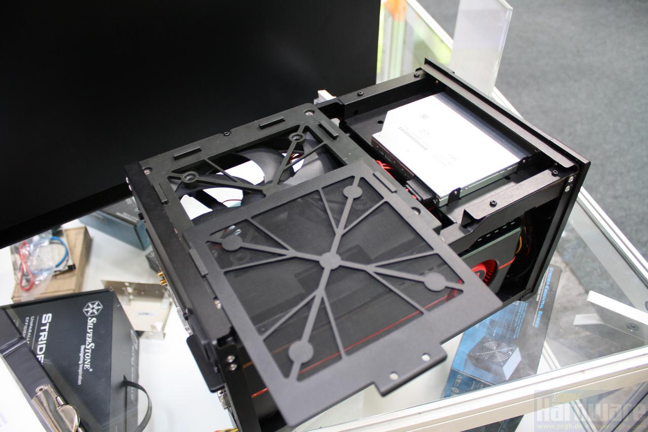 [03/03/2010] Silverstone Sugo SG07: Der Staubfilter lässt sich einfach entfernen und reinigen.