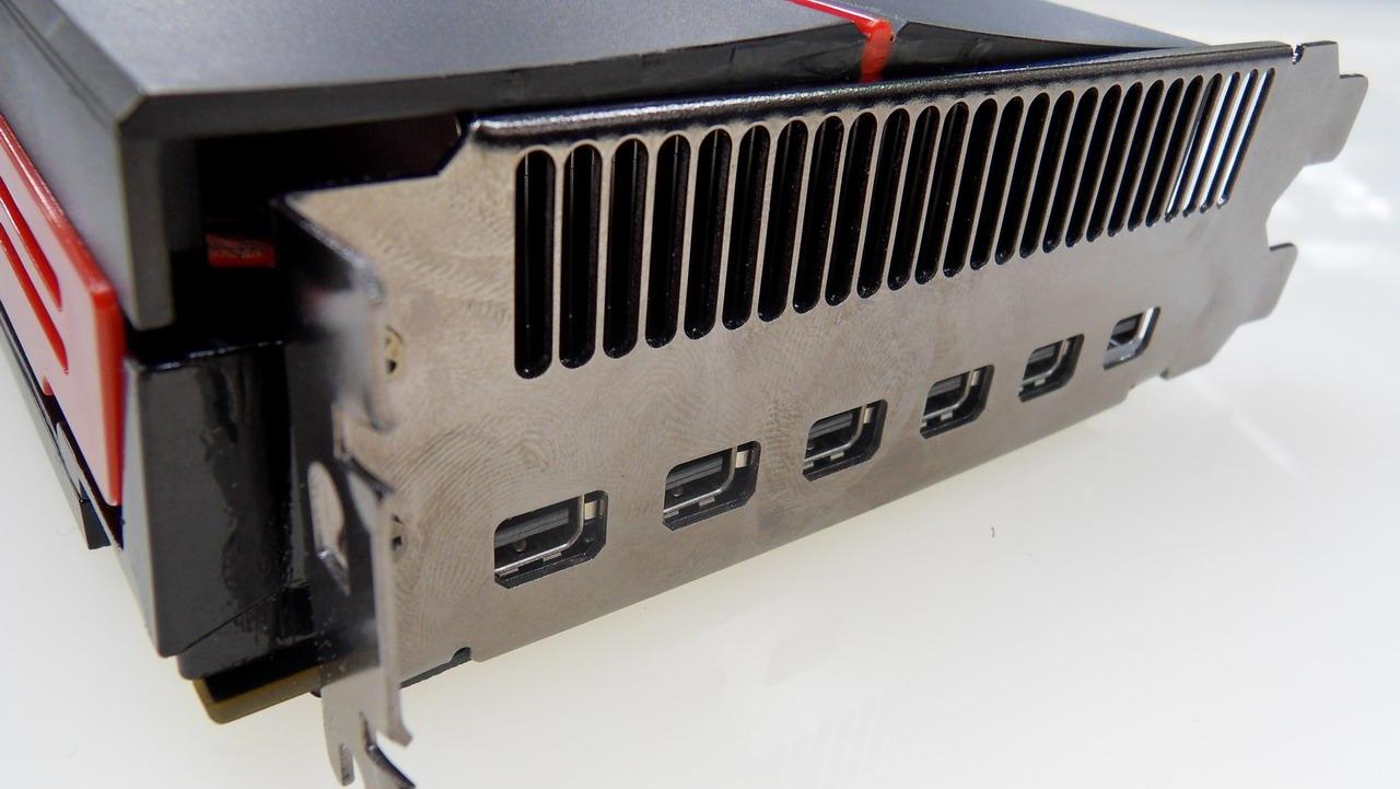 [05/03/2010] XFX Ati Radeon HD 5970 Black Edition Limited (6)