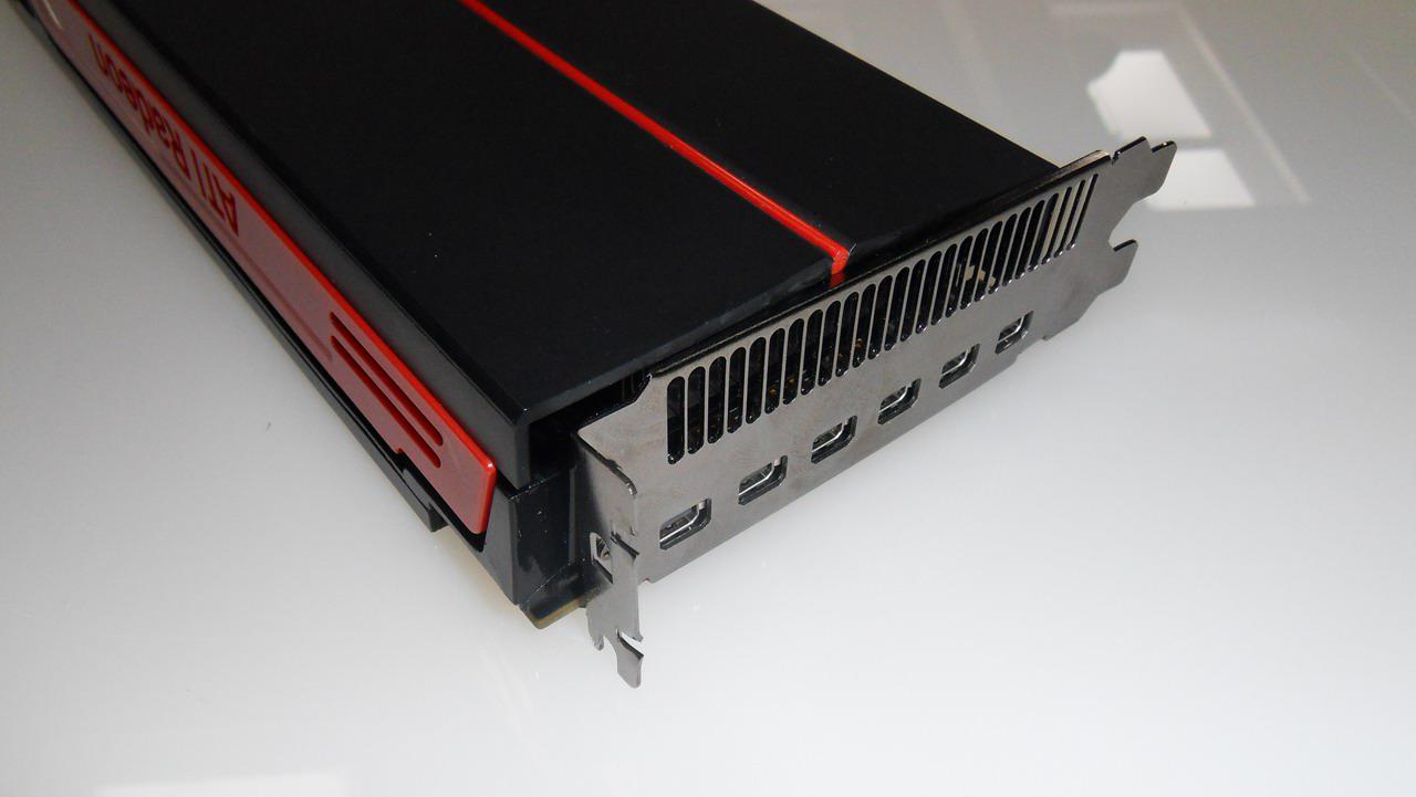 [05/03/2010] XFX Ati Radeon HD 5970 Black Edition Limited (10)