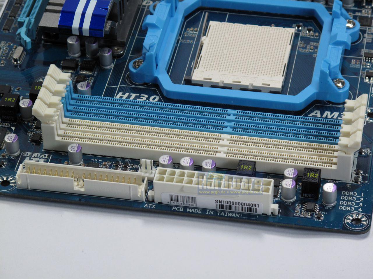 [01/03/2010] Gigabyte GA-890GPA-UD3H (4)