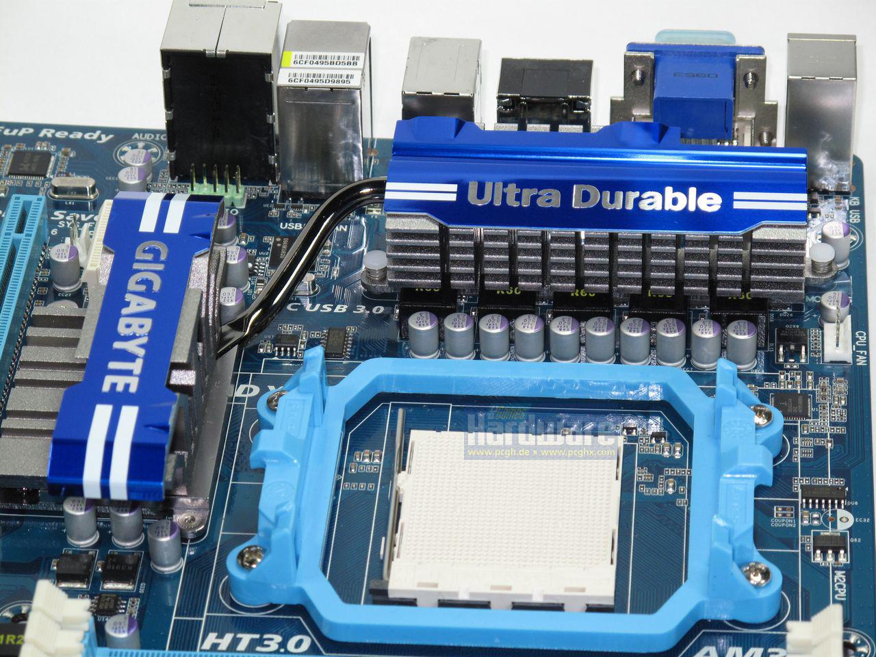 [01/03/2010] Gigabyte GA-890GPA-UD3H (7)