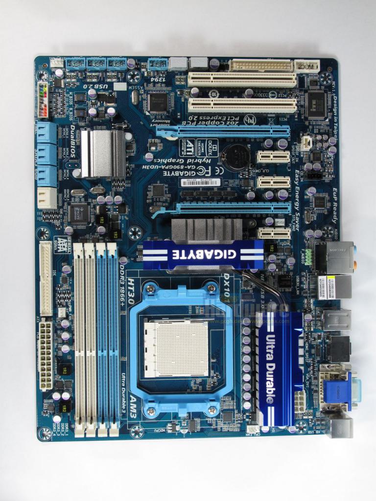 [01/03/2010] Gigabyte GA-890GPA-UD3H (8)