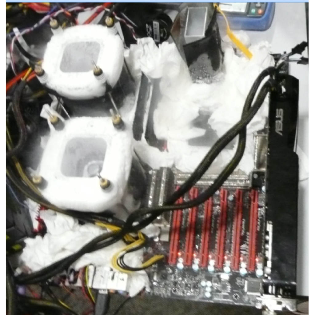 [18/03/2010] EVGA Classified SR-2 mit zwei Xeon 5680 CPUs im Extreme-OC-Test