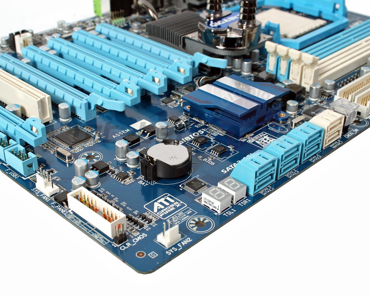 [30/03/2010] Gigabyte GA-890FXA-UD7 (6)