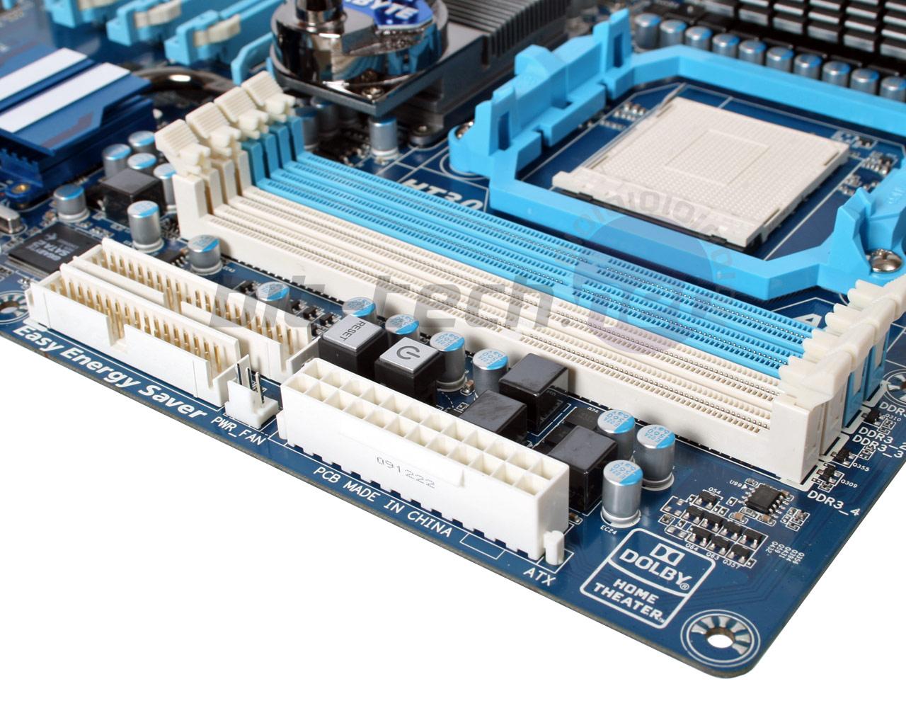 [30/03/2010] Gigabyte GA-890FXA-UD7 (8)