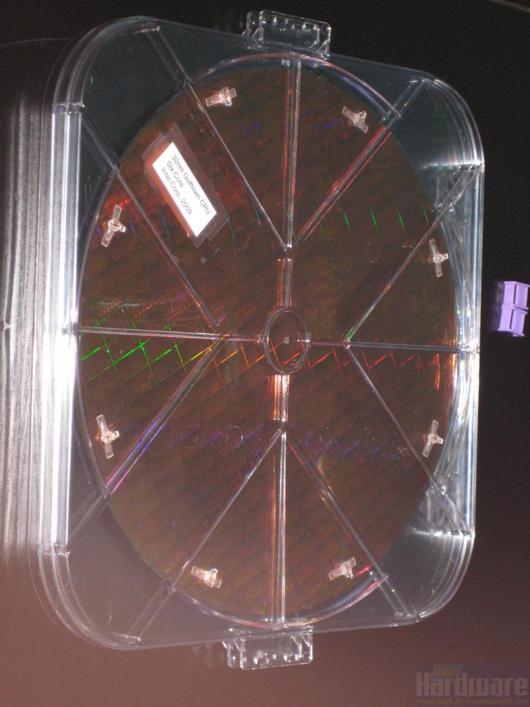 [04/03/2010] Cebit: Intel zeigt erstmals Gulftown-Prozessor (1)