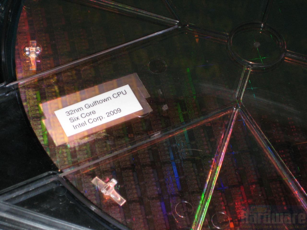 [04/03/2010] Cebit: Intel zeigt erstmals Gulftown-Prozessor (5)