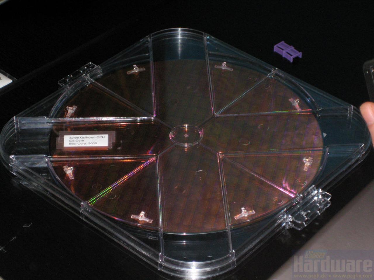 [04/03/2010] Cebit: Intel zeigt erstmals Gulftown-Prozessor (6)