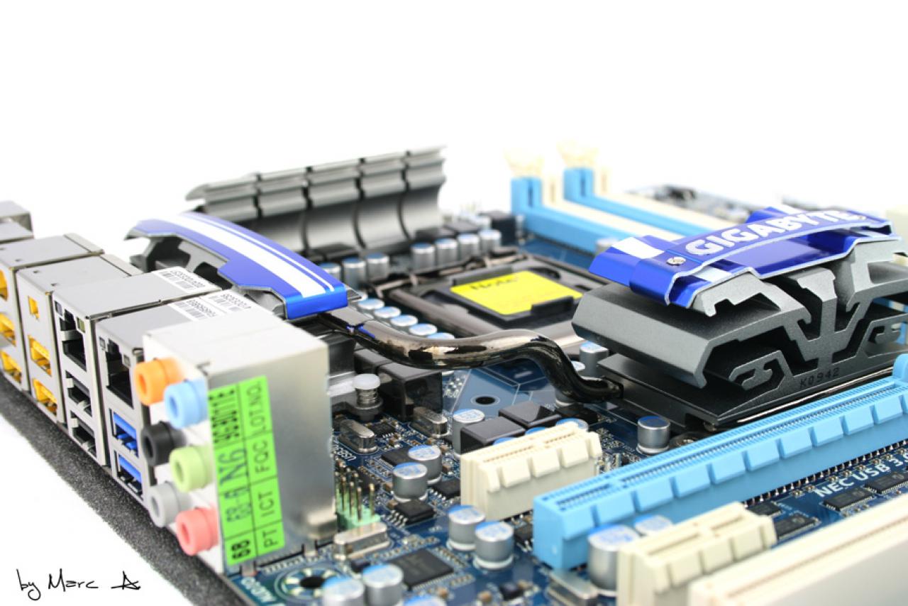 [19/03/2010] Casemod-Projekt Black meets Blue: Klasse Bilder, edles Aussehen (2)