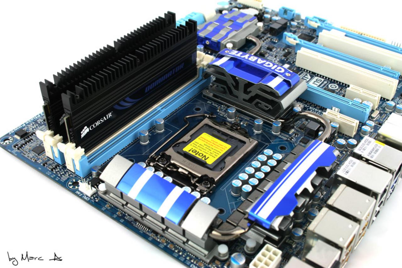 [19/03/2010] Casemod-Projekt Black meets Blue: Klasse Bilder, edles Aussehen (8)