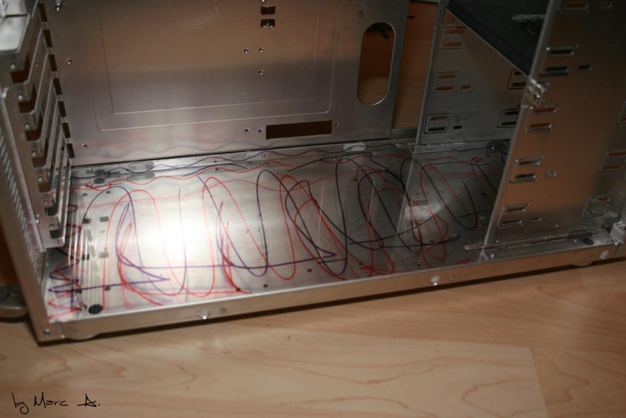[19/03/2010] Casemod-Projekt Black meets Blue: Klasse Bilder, edles Aussehen (11)