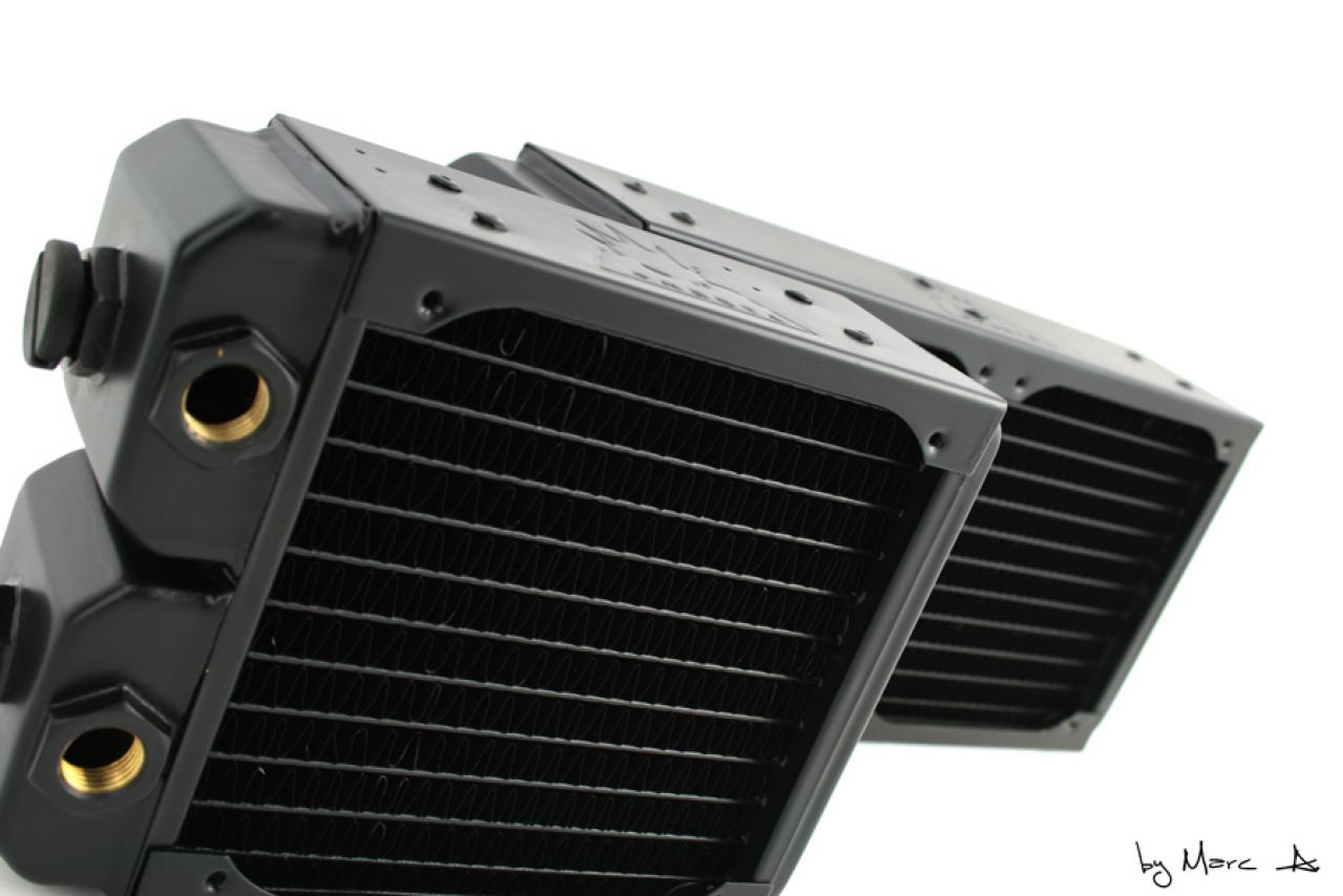 [19/03/2010] Casemod-Projekt Black meets Blue: Klasse Bilder, edles Aussehen (20)