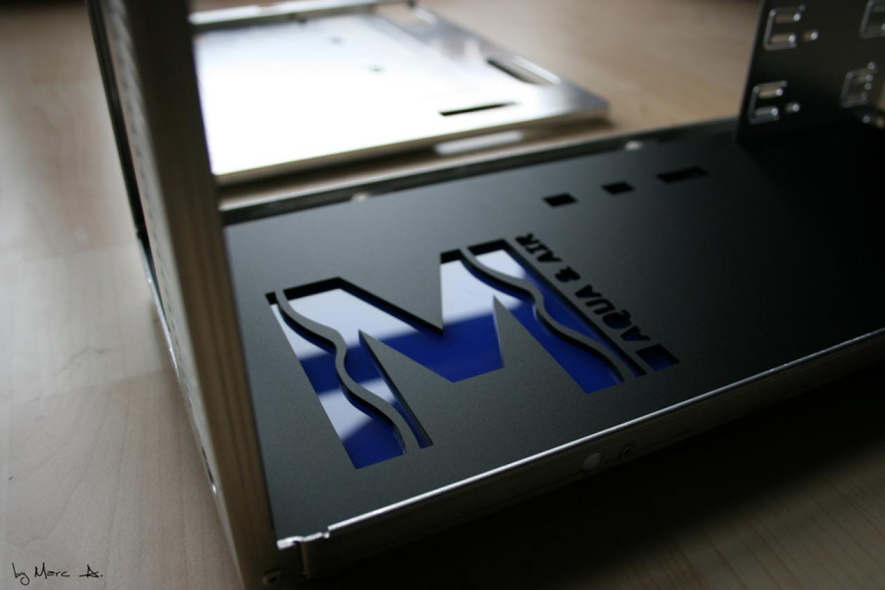 [19/03/2010] Casemod-Projekt Black meets Blue: Klasse Bilder, edles Aussehen (31)